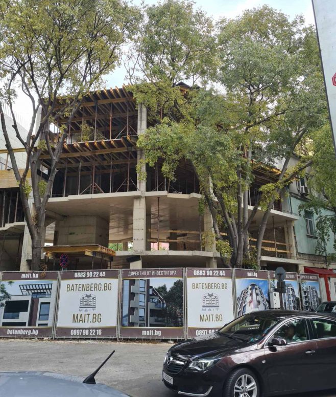 Излята е покривната плоча на четвърти жилищен етаж.